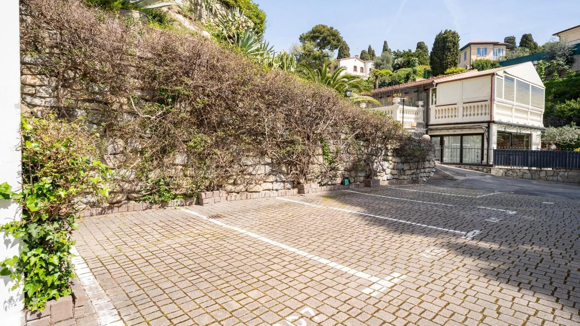 Pool And Relax At Casa Ilenia Apartment Bordighera