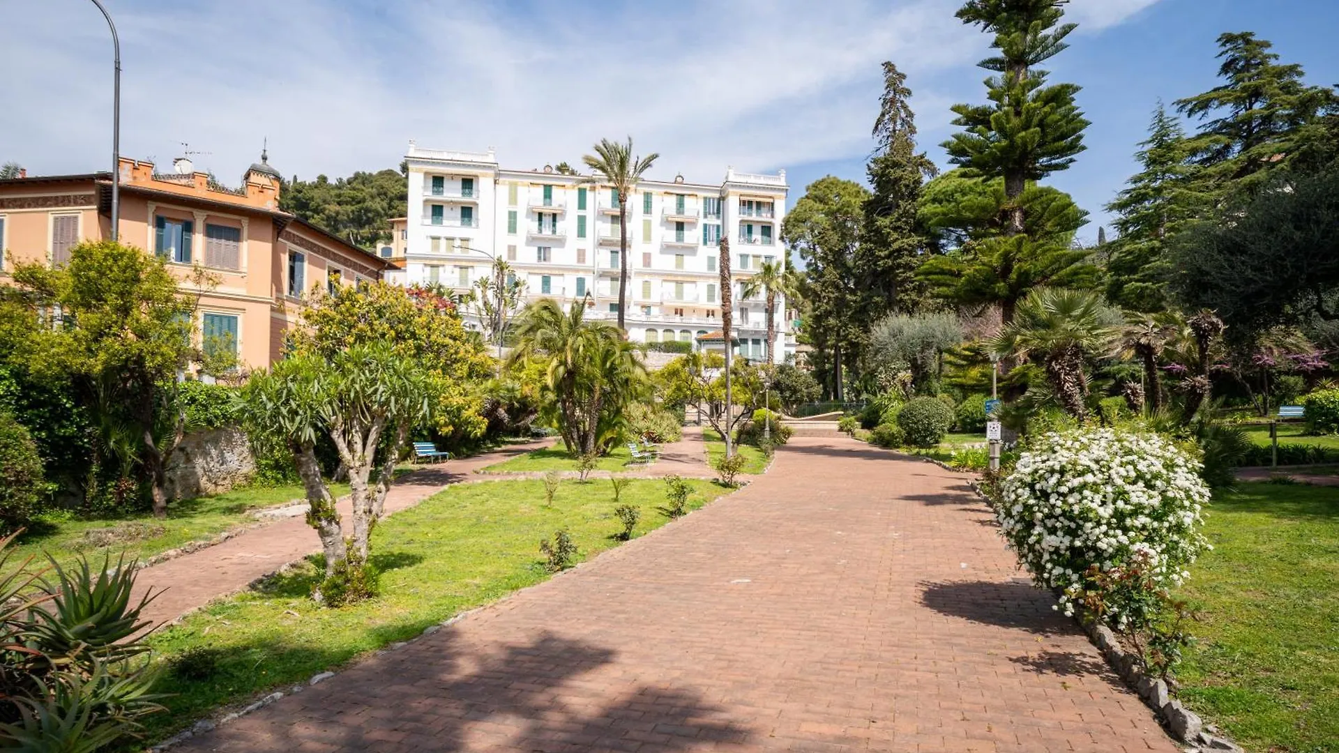 Pool And Relax At Casa Ilenia Apartment Bordighera