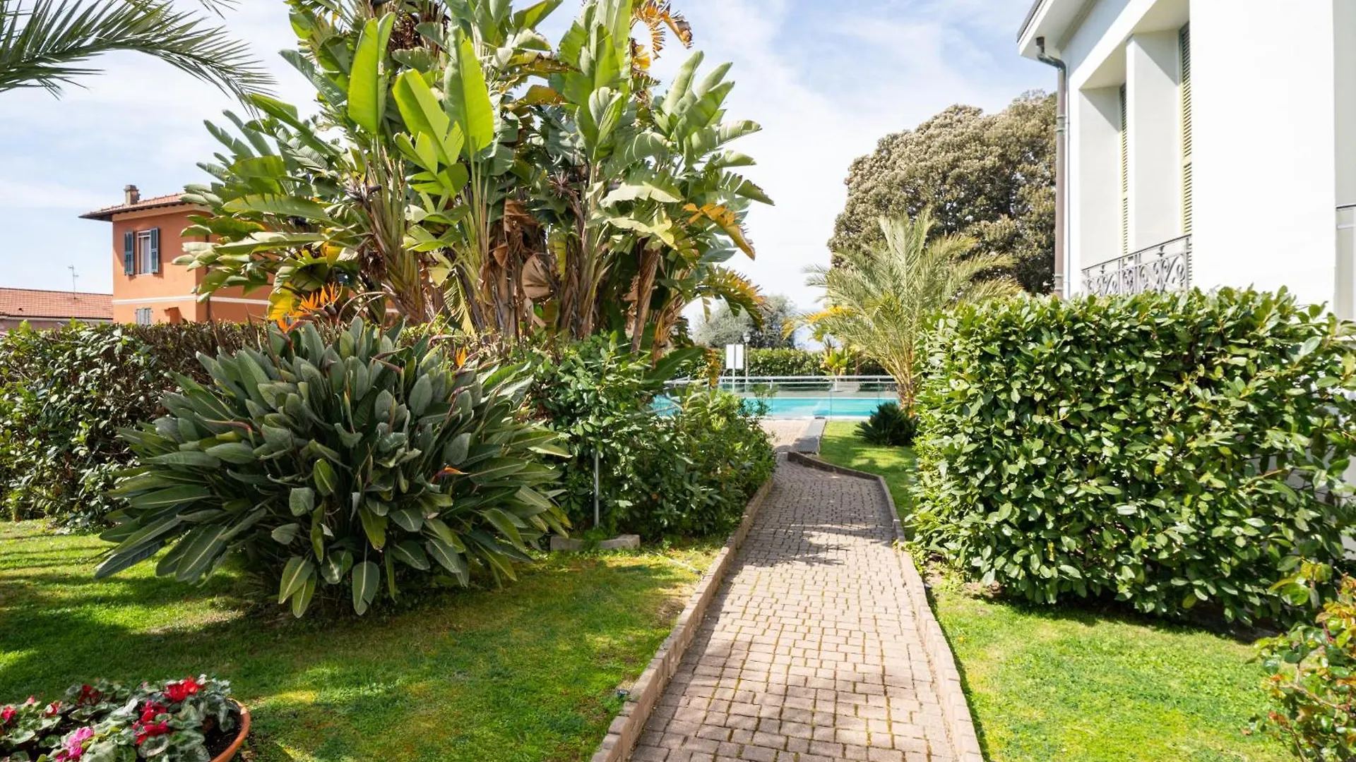 Pool And Relax At Casa Ilenia Apartment Bordighera