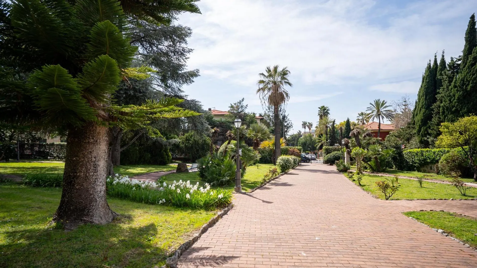 Pool And Relax At Casa Ilenia Apartment Bordighera 0*,